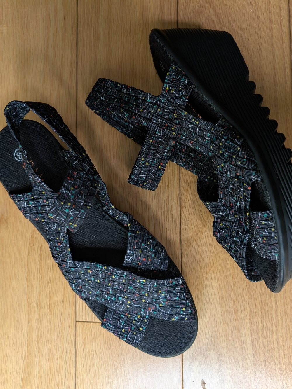 bernie mev. Black Stretch Platform Sandals with Multicolor Speckle